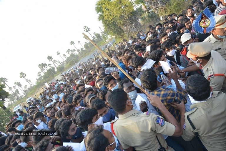 Radhe Shyam Pre Release Event 01 - 1 / 21 photos