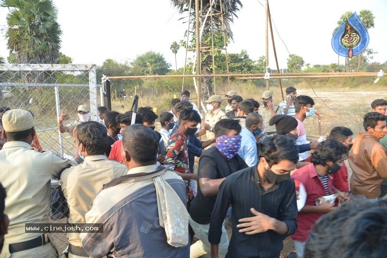 Radhe Shyam Pre Release Event 01 - 2 / 21 photos
