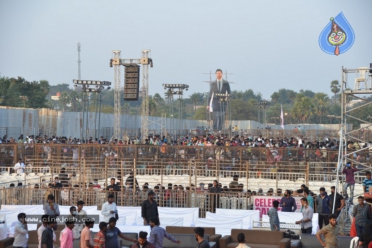 Radhe Shyam Pre Release Event 01 - 20 / 21 photos