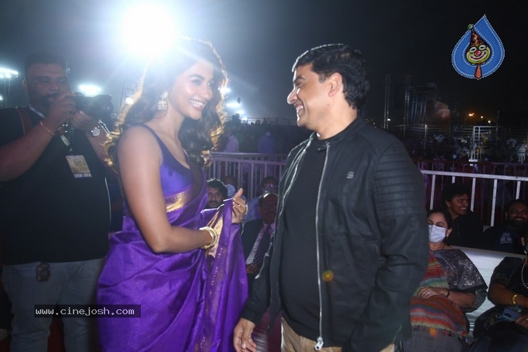 Radhe Shyam Pre Release Event 2 - 26 / 63 photos
