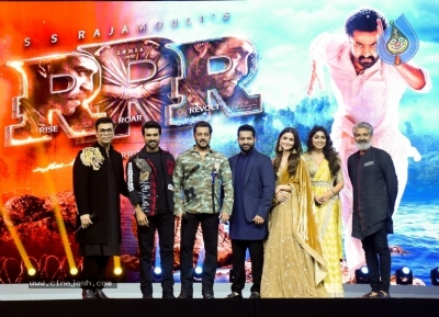 Roar of RRR in Mumbai - 5 of 29