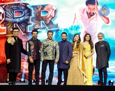 Roar of RRR in Mumbai - 33 of 29