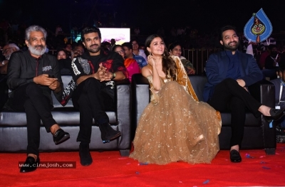 Roar of RRR in Mumbai - 36 of 29