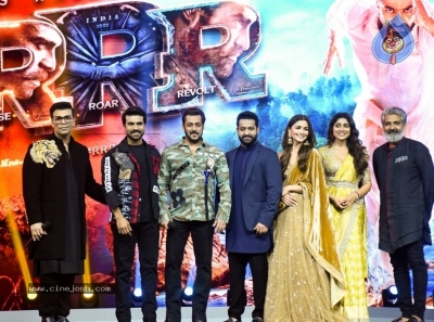 Roar of RRR in Mumbai - 22 of 29
