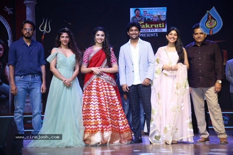 Shyam Singha Roy Pre Release Event - 15 / 42 photos