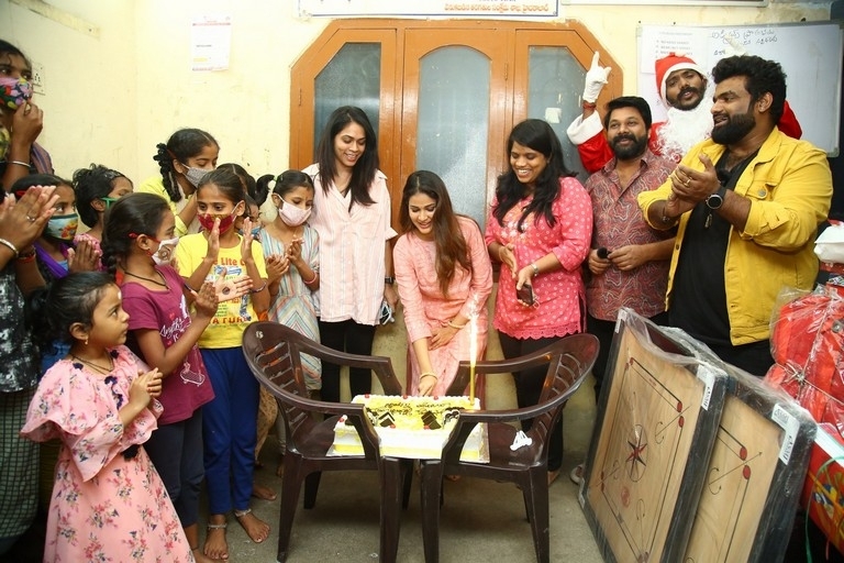 Lavanya Tripathi Birthday Celebration at Government Ladies Hostel - 4 / 21 photos