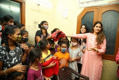 Lavanya Tripathi Birthday Celebration at Government Ladies Hostel - 15 of 21