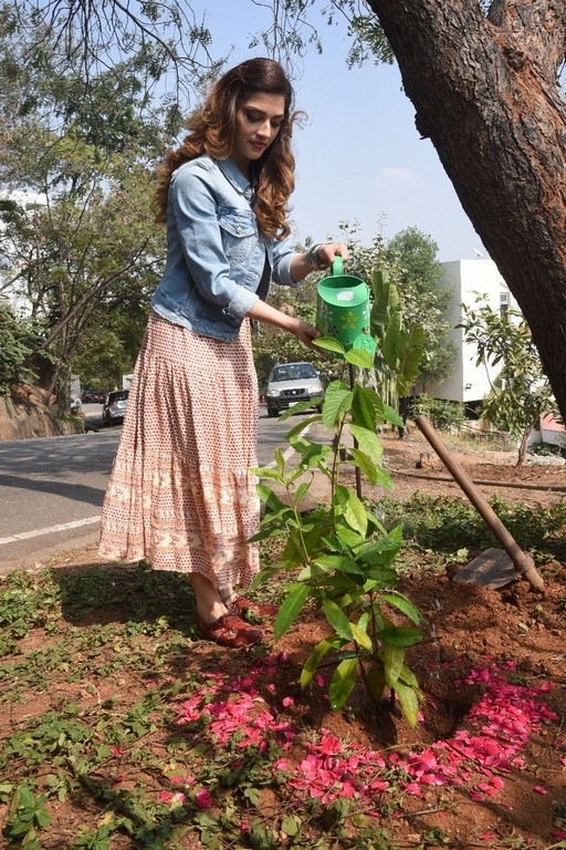 Mehreen Accepted Green India Challenge - 4 / 4 photos