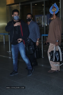 NTR spotted at Mumbai Airport - 4 of 17