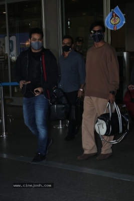 NTR spotted at Mumbai Airport - 16 of 17