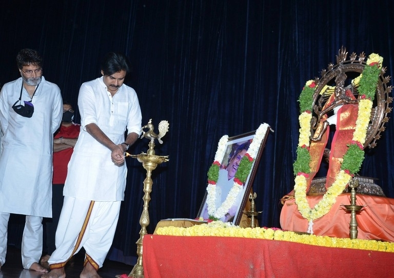 Pawan attends Meenakshi Kalyanam Dance Programme - 10 / 21 photos