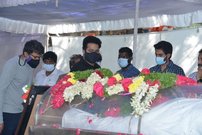 Senior Heroes at Sirivennela Sitarama Sastry Condolences - 28 / 57 photos