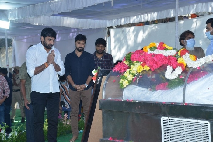 Senior Heroes at Sirivennela Sitarama Sastry Condolences - 30 / 57 photos