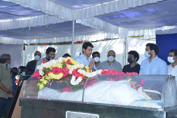 Senior Heroes at Sirivennela Sitarama Sastry Condolences - 33 / 57 photos
