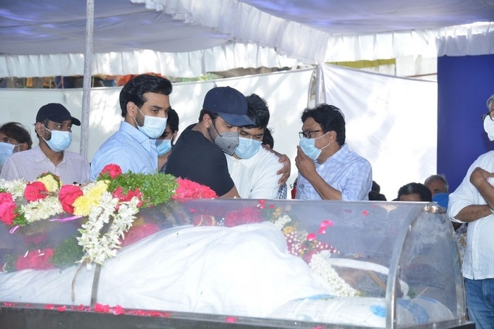 Senior Heroes at Sirivennela Sitarama Sastry Condolences - 39 / 57 photos