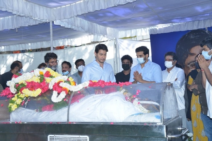 Senior Heroes at Sirivennela Sitarama Sastry Condolences - 42 / 57 photos