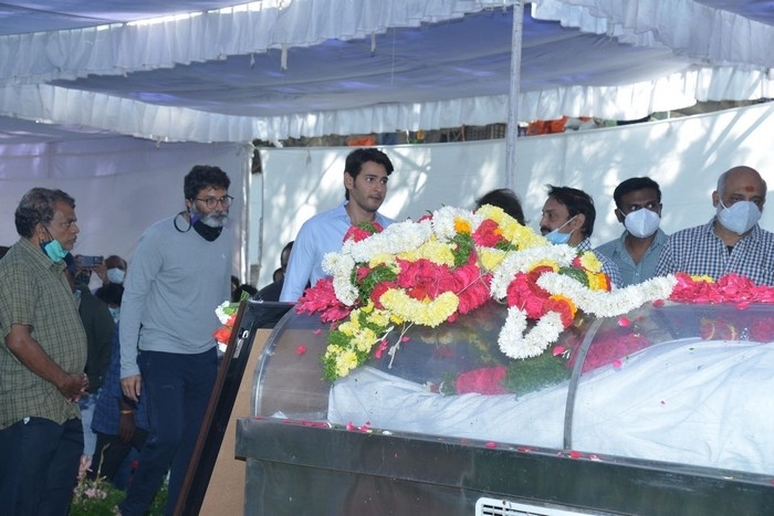 Senior Heroes at Sirivennela Sitarama Sastry Condolences - 55 / 57 photos