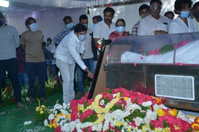 Senior Heroes at Sirivennela Sitarama Sastry Condolences - 45 of 57