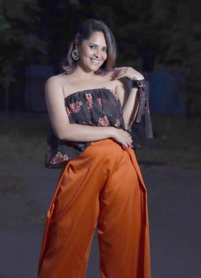 Anasuya Bharadwaj new look - 1 of 5