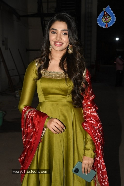 Krithi Shetty Photos - 8 / 21 photos