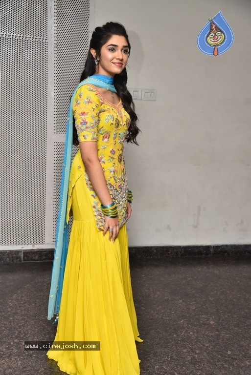 Krithi Shetty Stills - 19 / 20 photos