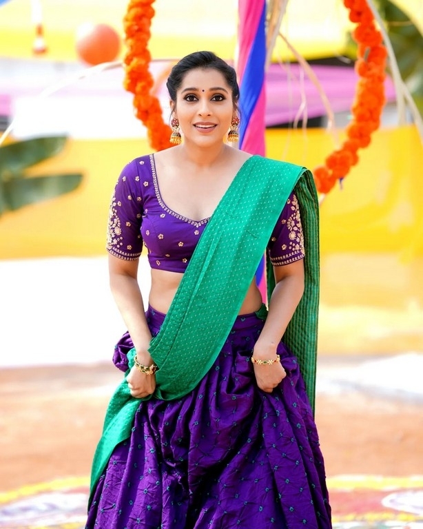Rashmi Gautam Photos - 5 / 8 photos