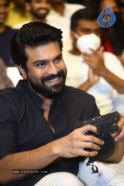 Good Luck Sakhi Pre Release Event - 34 / 54 photos