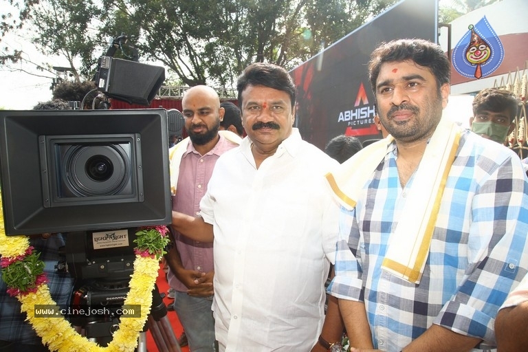 Ravanasura Movie Opening - 7 / 59 photos