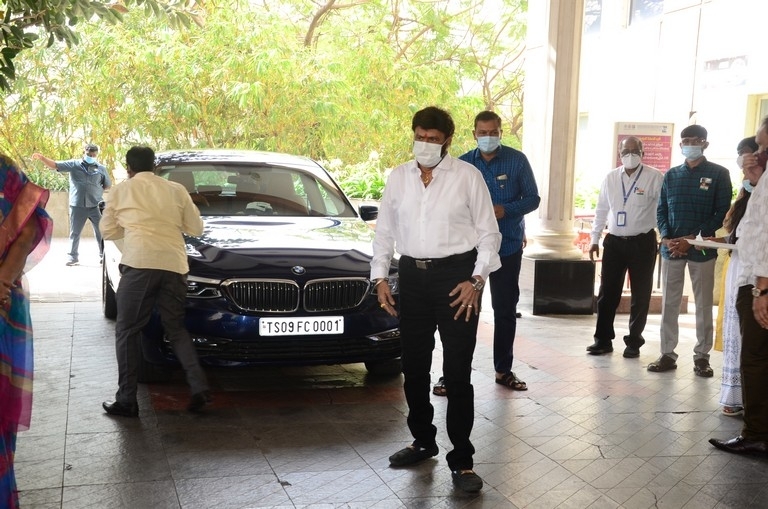 Balakrishna Flag hoisting at Basavatarakam Hospital - 2 / 21 photos