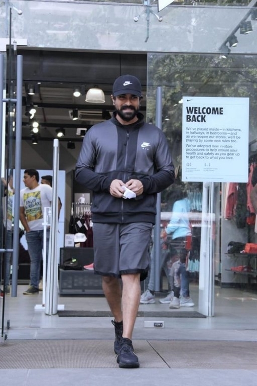 Ram Charan Spotted at Nike Store in Mumbai - 2 / 4 photos