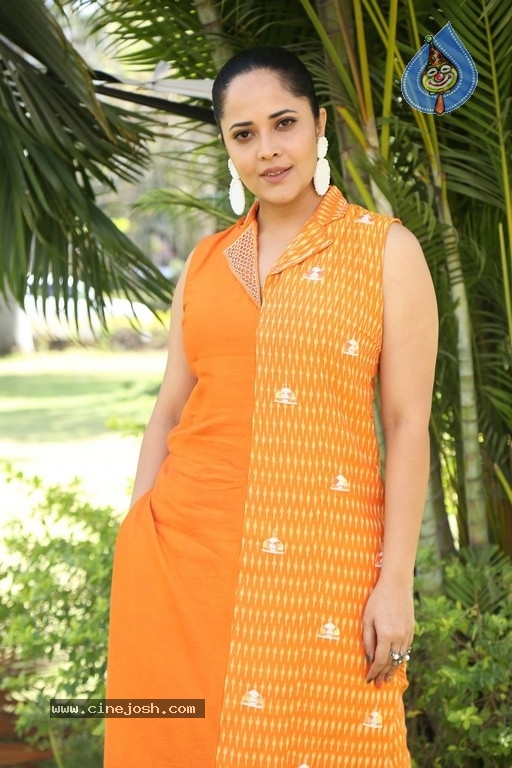Anasuya Bharadwaj Photos - 2 / 12 photos