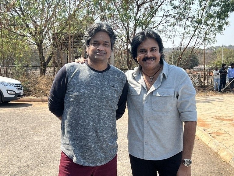 Harish Shankar meets Pawan Kalyan  - 3 / 4 photos