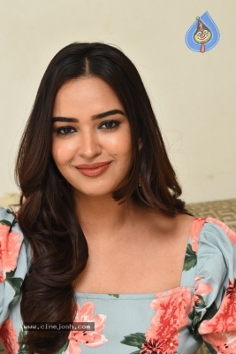 Pujita Ponnada Photos - 7 of 21