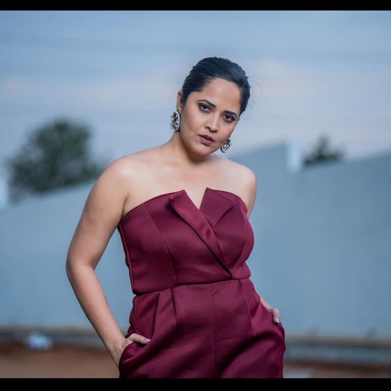 Anasuya Bharadwaj Photos - 2 / 7 photos