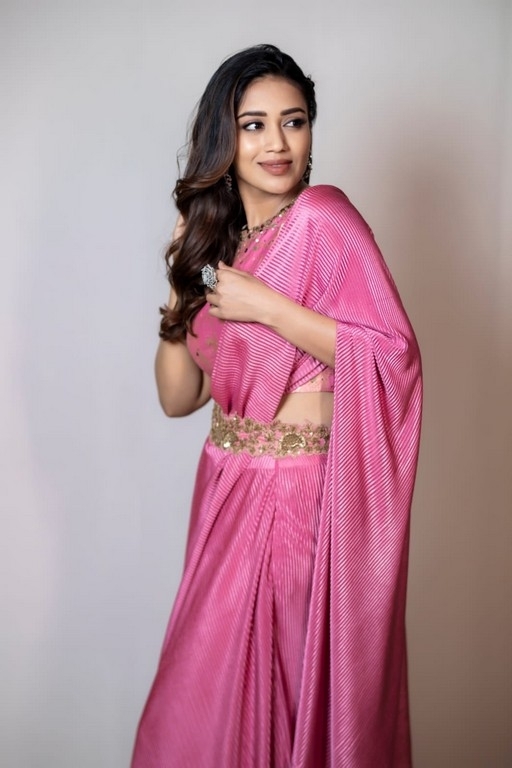 Nivetha Pethuraj Pics - 1 / 4 photos