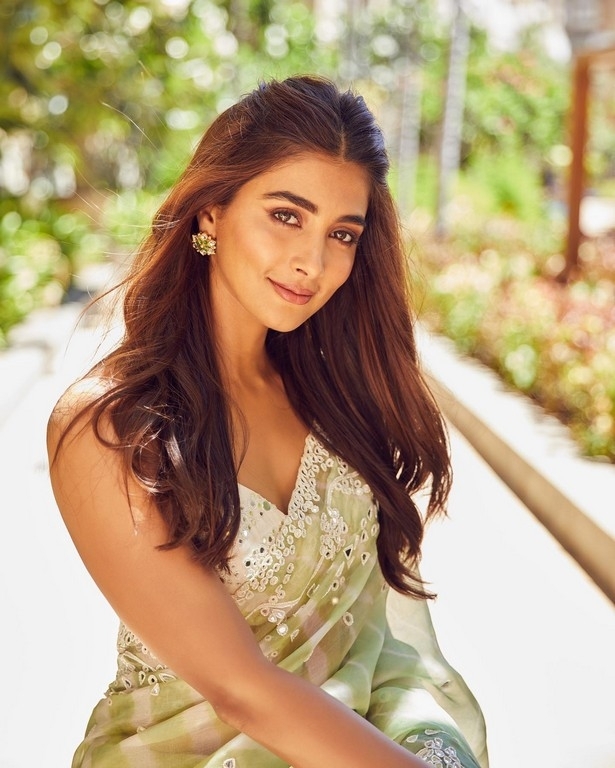 Pooja Hegde Photos - 4 / 4 photos