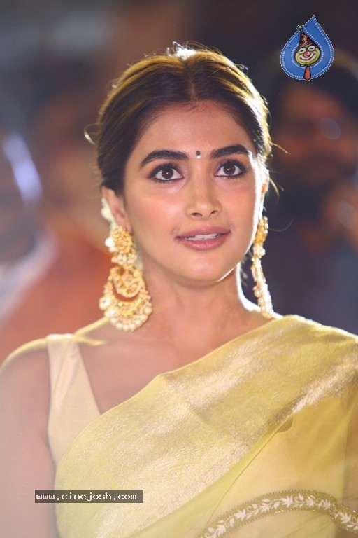 Pooja Hegde Photos - 4 / 16 photos