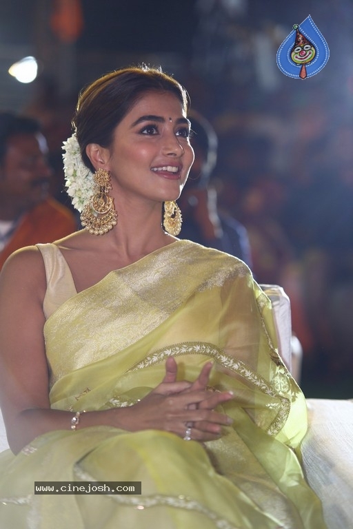 Pooja Hegde Photos - 10 / 16 photos