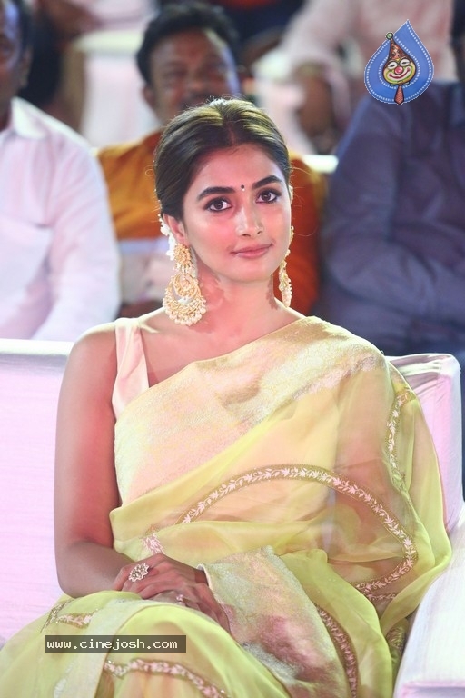 Pooja Hegde Photos - 16 / 16 photos