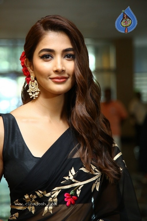 Pooja Hegde Photos - 4 / 21 photos