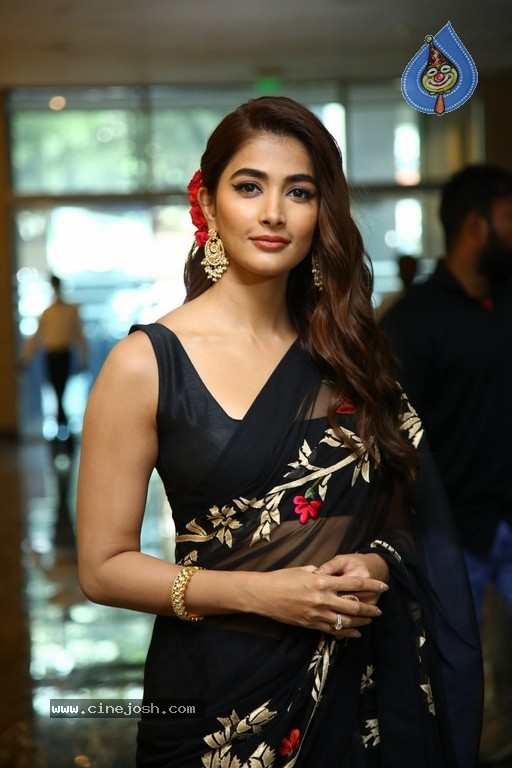 Pooja Hegde Photos - 8 / 21 photos