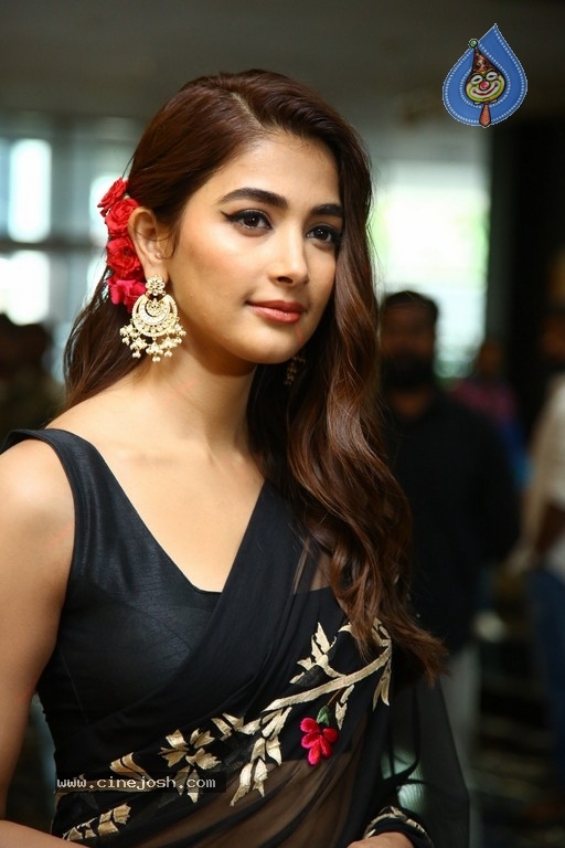 Pooja Hegde Photos - 10 / 21 photos