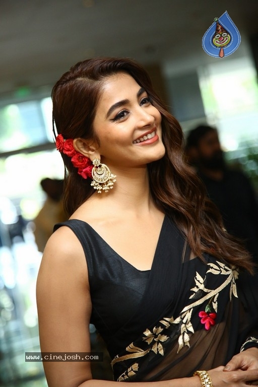 Pooja Hegde Photos - 16 / 21 photos