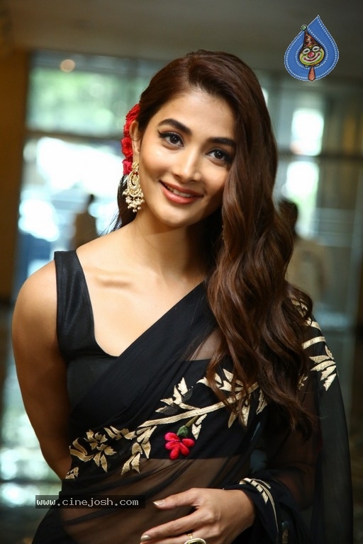 Pooja Hegde Photos - 21 / 21 photos