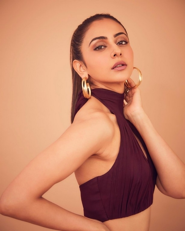 Rakul Preet Photos - 1 / 6 photos