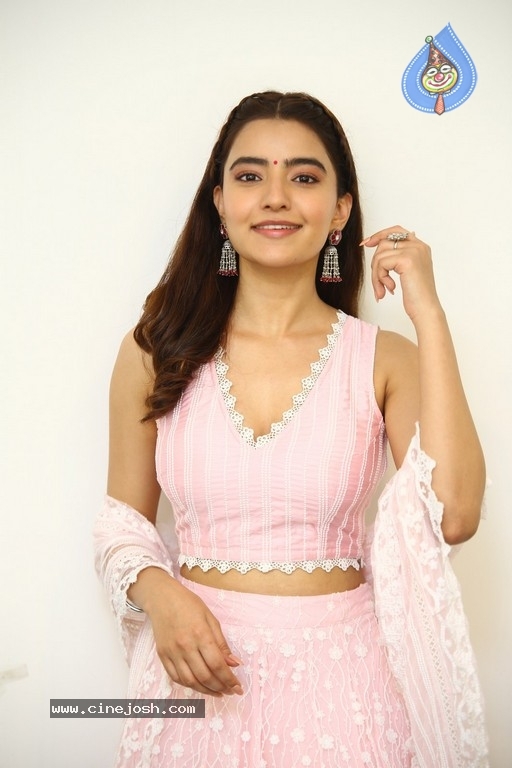 Rukshar Dhillon Interview photos - 2 / 18 photos