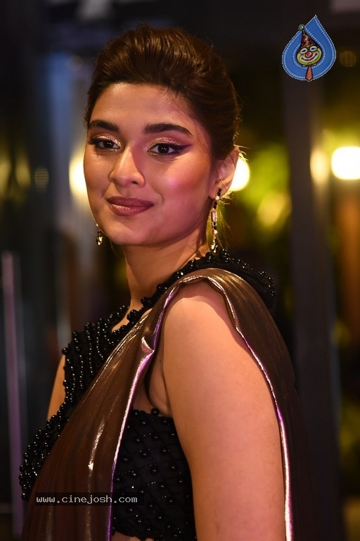 Saiee Manjrekar Photos - 3 / 15 photos