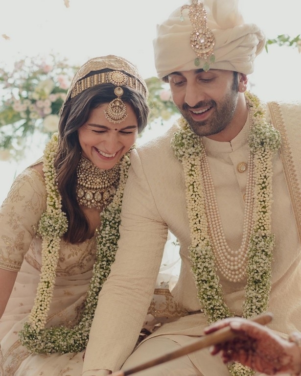 Alia Bhatt and Ranbir Kapoor Wedding Photos - 1 / 5 photos