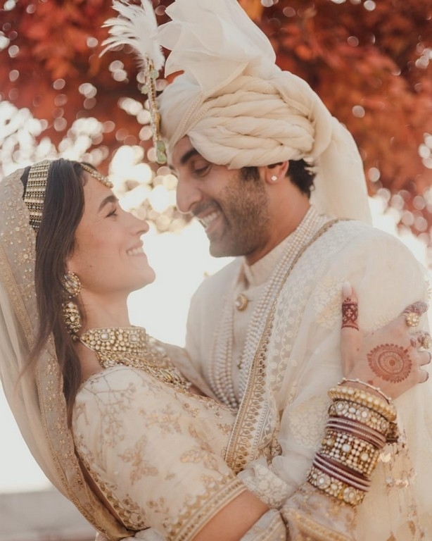 Alia Bhatt and Ranbir Kapoor Wedding Photos - 2 / 5 photos