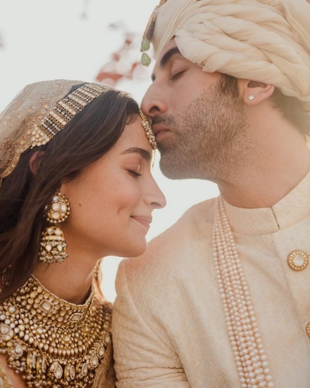 Alia Bhatt and Ranbir Kapoor Wedding Photos - 4 / 5 photos